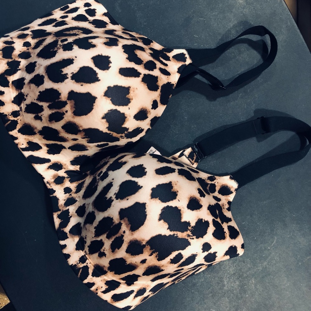 NWT, Victoria’s Secret 36DD, Semi Lined TShirt Bra